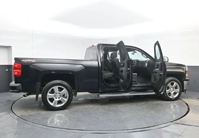 Used 2015 Black Chevrolet LT image 48