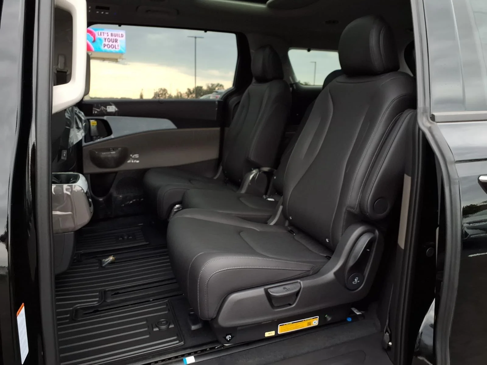 New 2027 Aurora Black Pearl Kia SX image 13