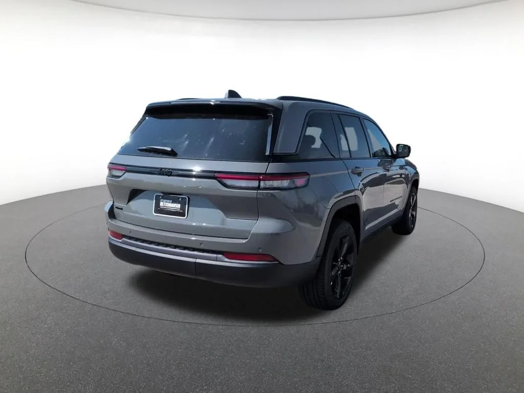 New 2027 Gray Jeep Limited image 6