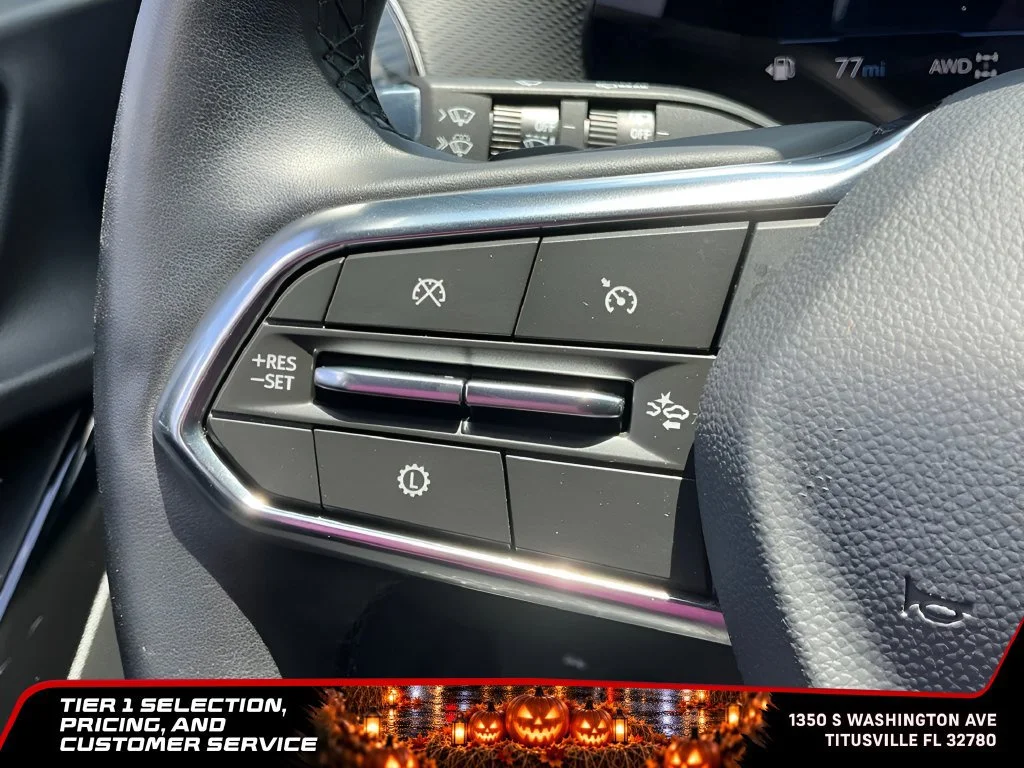 Used 2025 Mosaic Black Metallic Chevrolet LT image 28