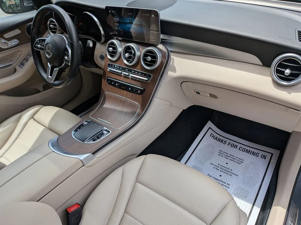 Used 2022  Mercedes-Benz GLC 300 image 35