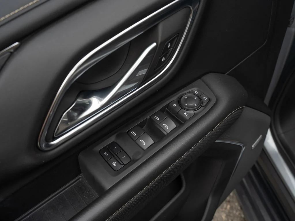 Used 2023 Sterling Metallic GMC SLT image 16