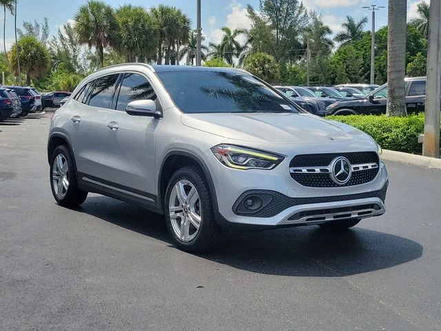 Used 2021 Silver Mercedes-Benz GLA 250 image 3