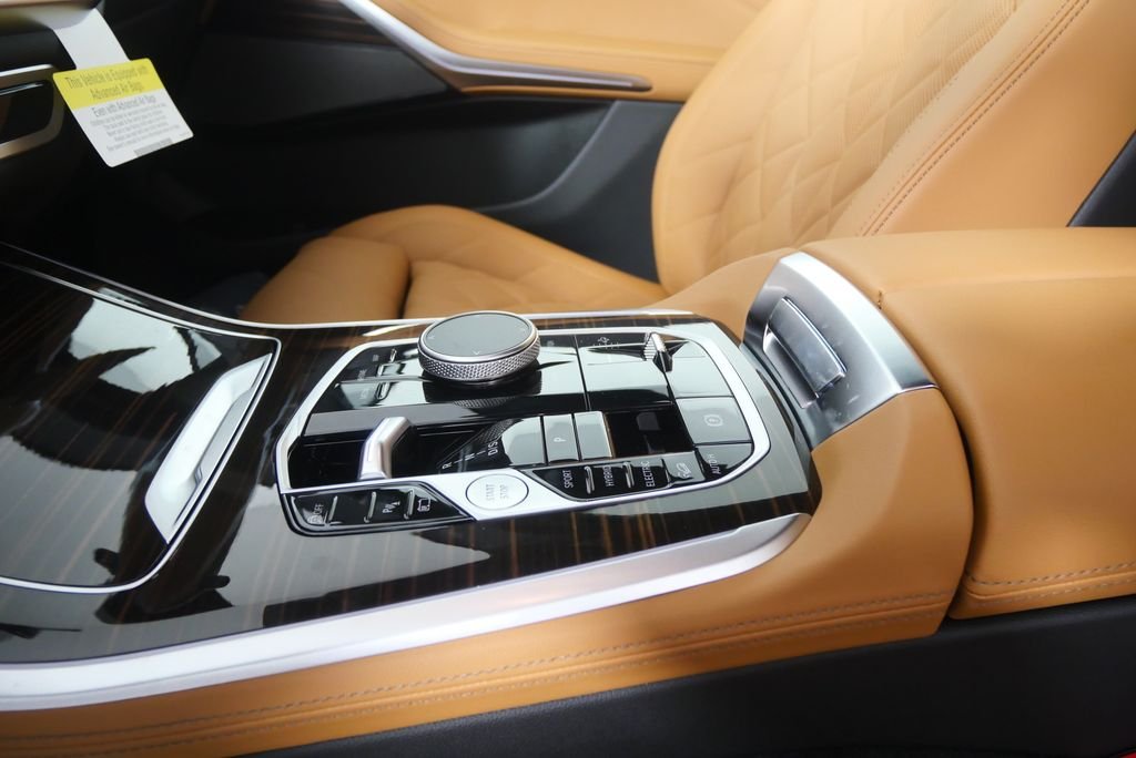 New 2026 Manhattan Green Metallic BMW xDrive50e image 20