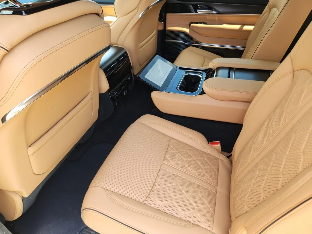 New 2026 High Gloss Black Jeep Summit Reserve image 19