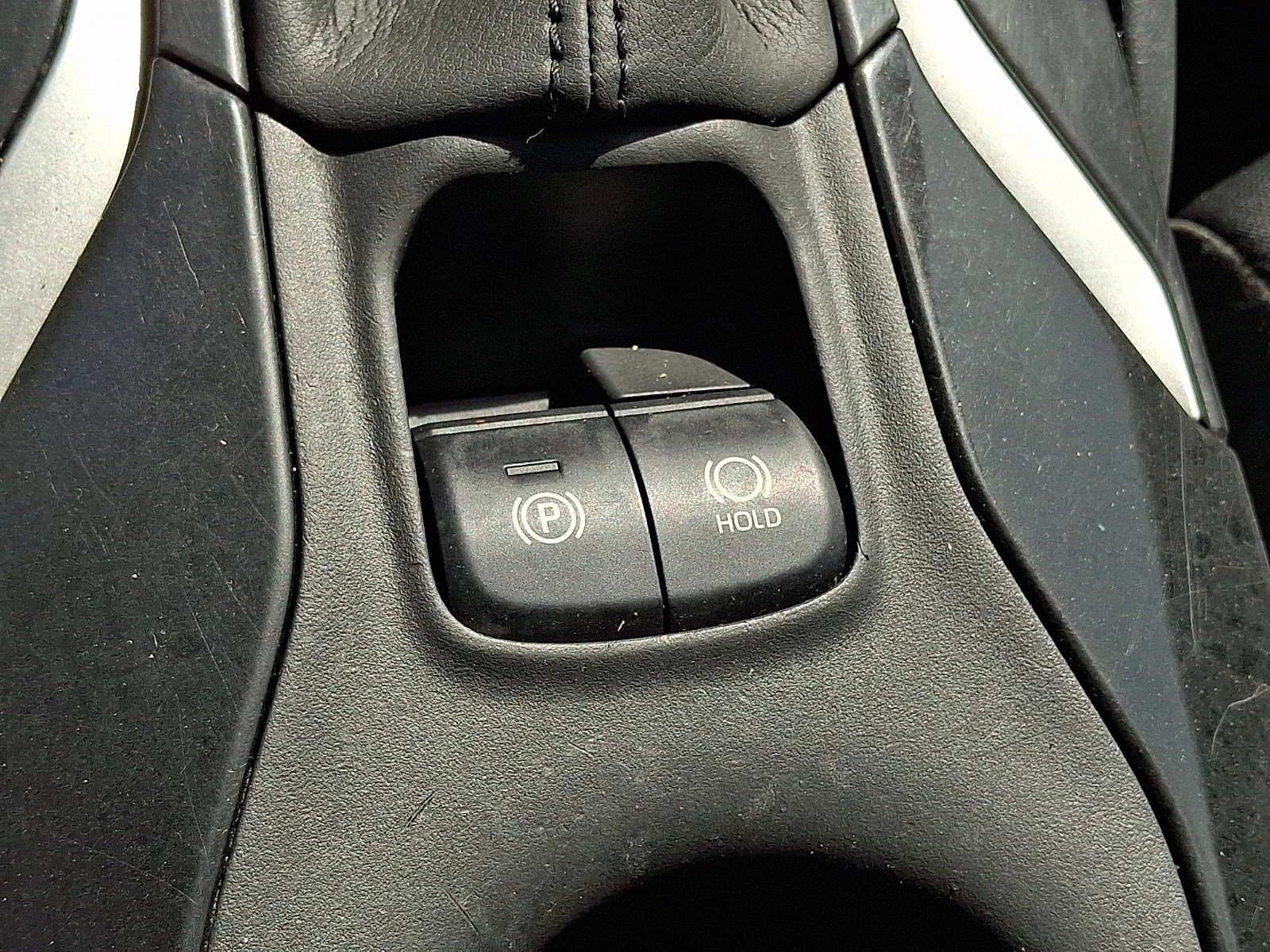 Used 2020 Super White Toyota LE image 23