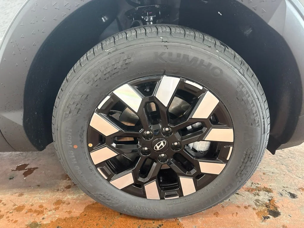 New 2027 Hampton Gray Hyundai SE image 10