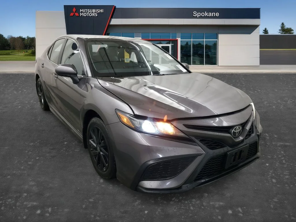 2024 Toyota Camry SE's photo