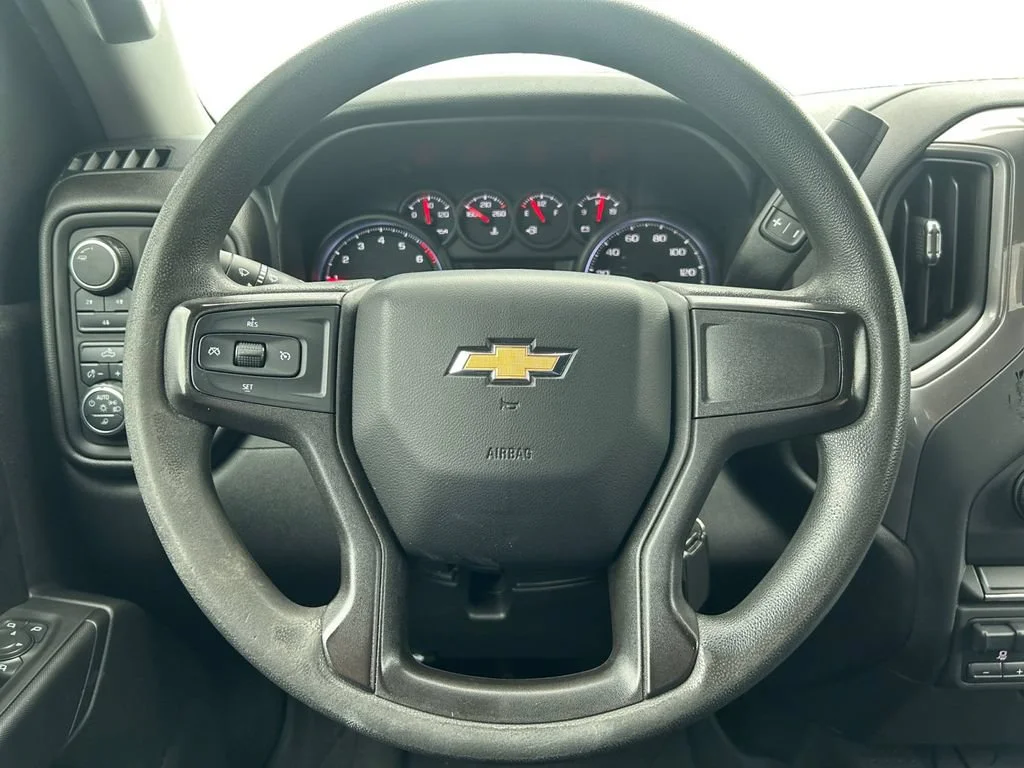 Used 2020 SUMMIT WHITE Chevrolet Custom image 17