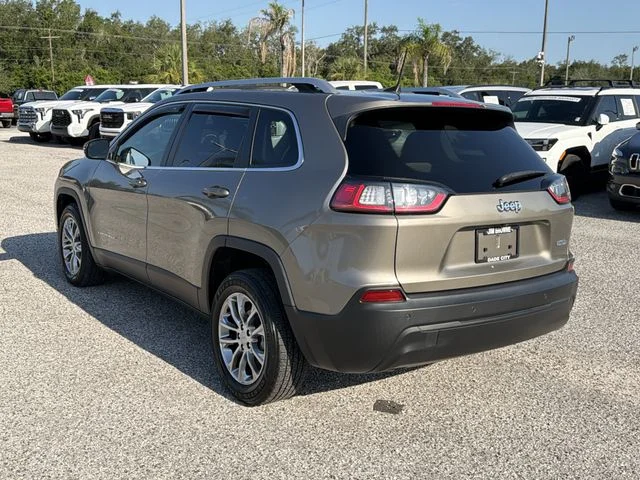 Used 2021 Beige Jeep Latitude Plus image 6