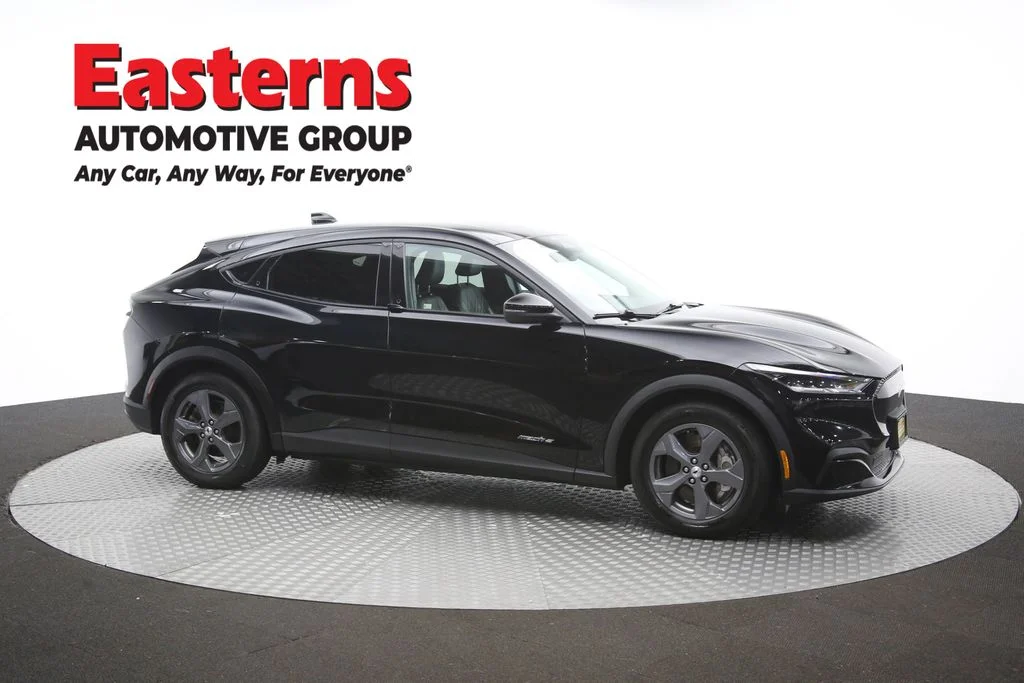 Used 2021 Black Ford Select image 45