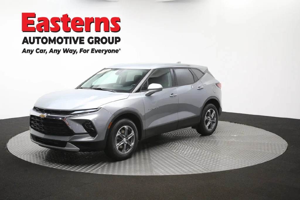 Used 2025 Gray Chevrolet LT image 59