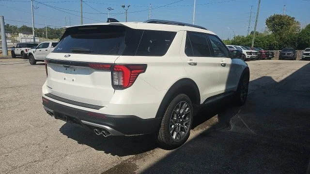 New 2027 Star White Metallic Tri-Coat Ford Platinum 4WD image 29