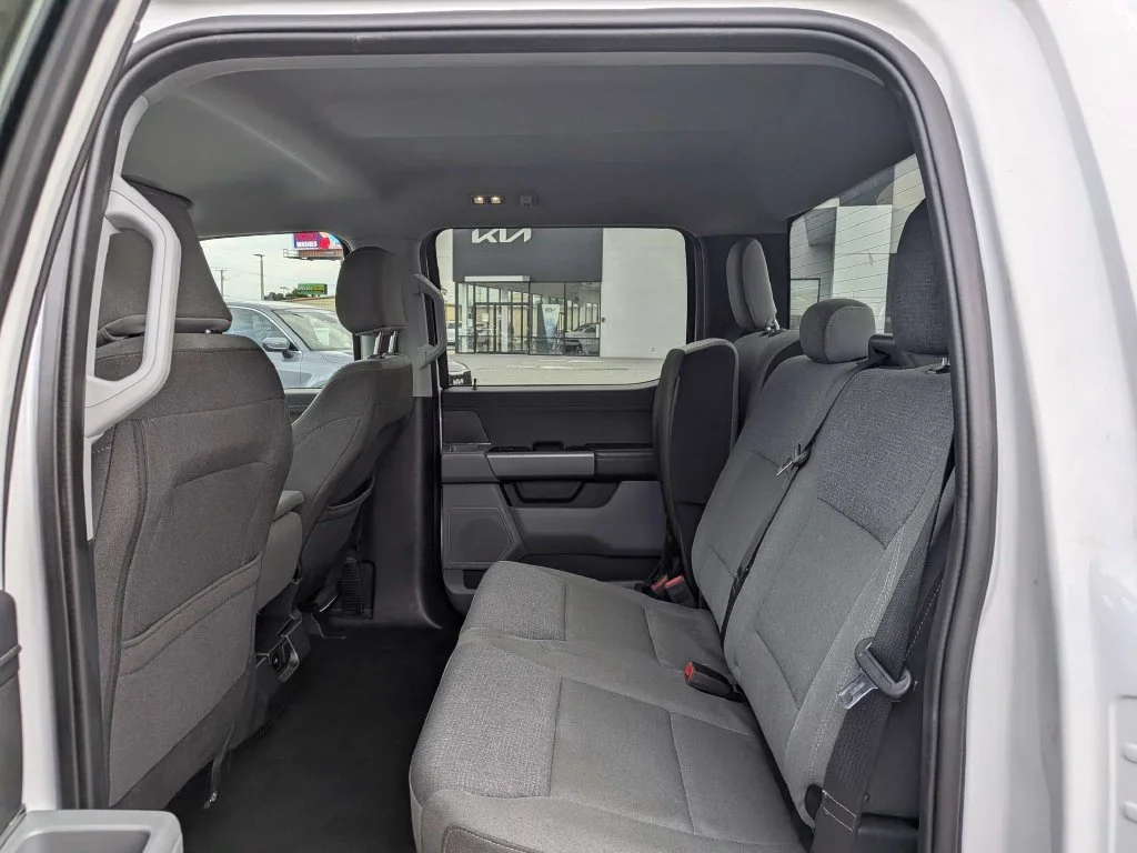 Certified Used 2025 Oxford White Ford XLT image 12