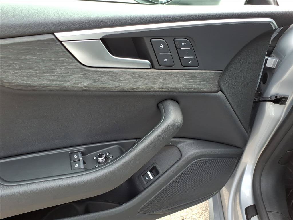 Used 2018 Florett Silver Metallic L5 Audi Premium Plus image 15
