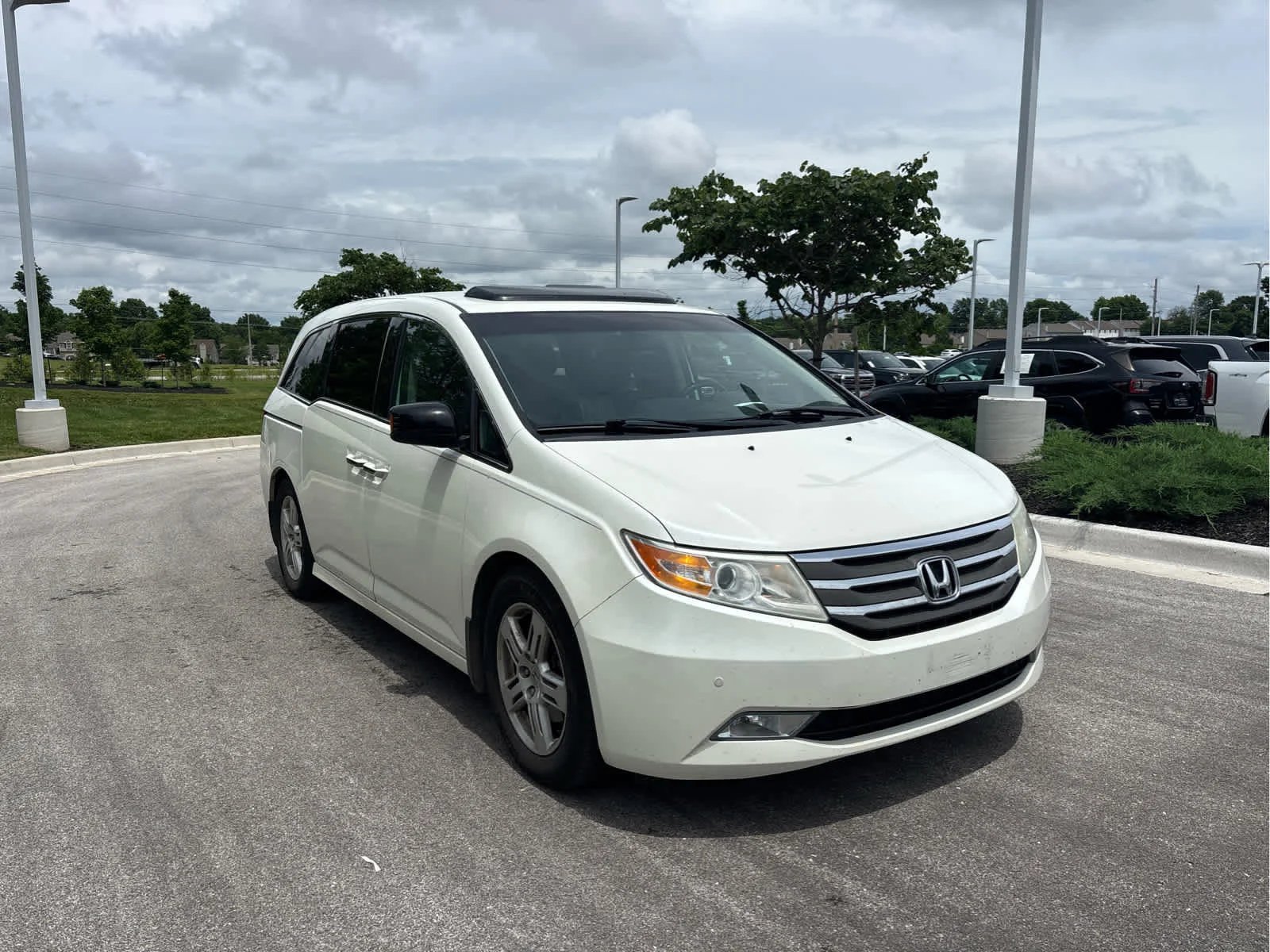 2013 Honda Odyssey Touring's photo