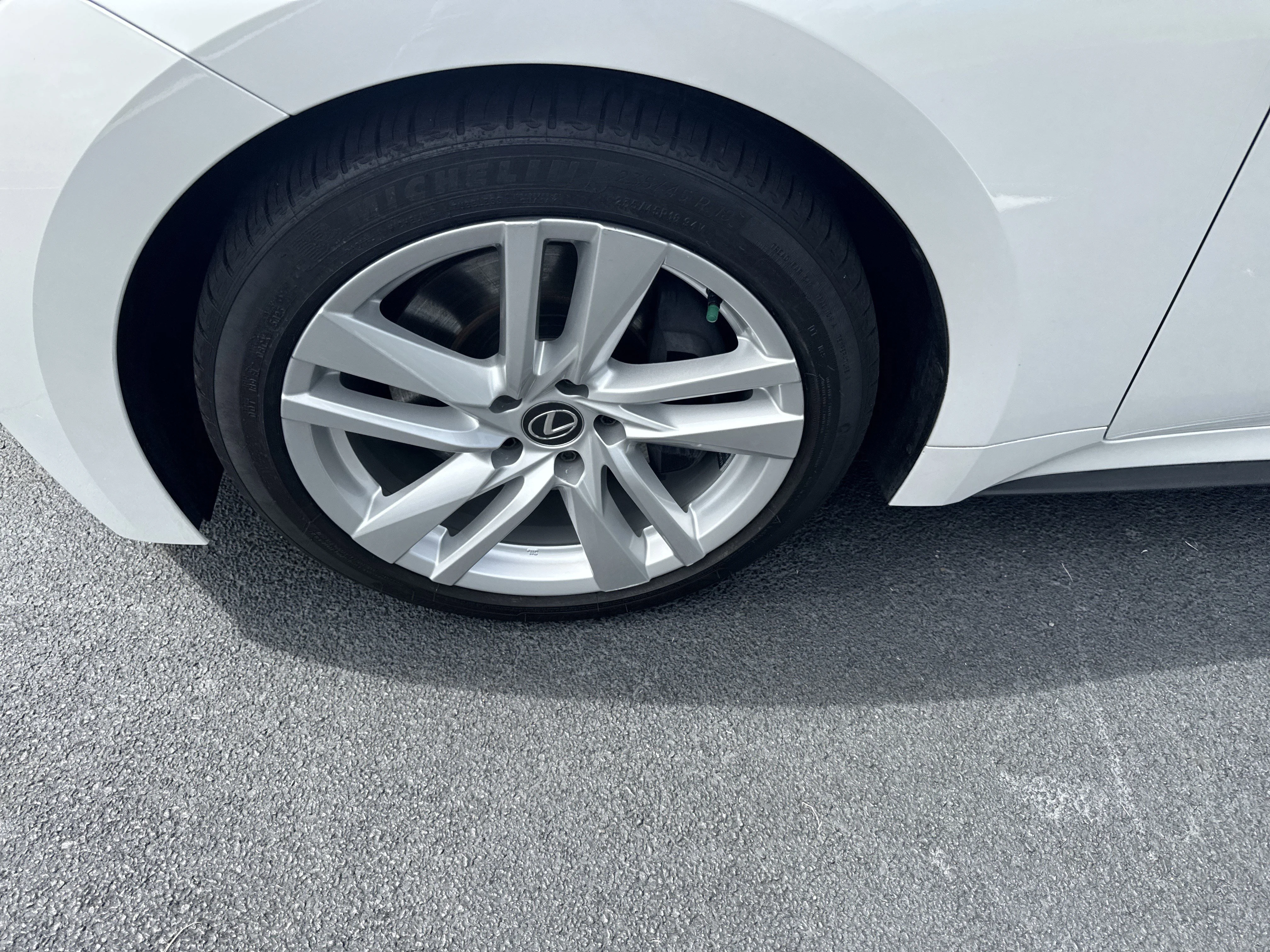 Used 2025 White Pearl Lexus 300 image 9