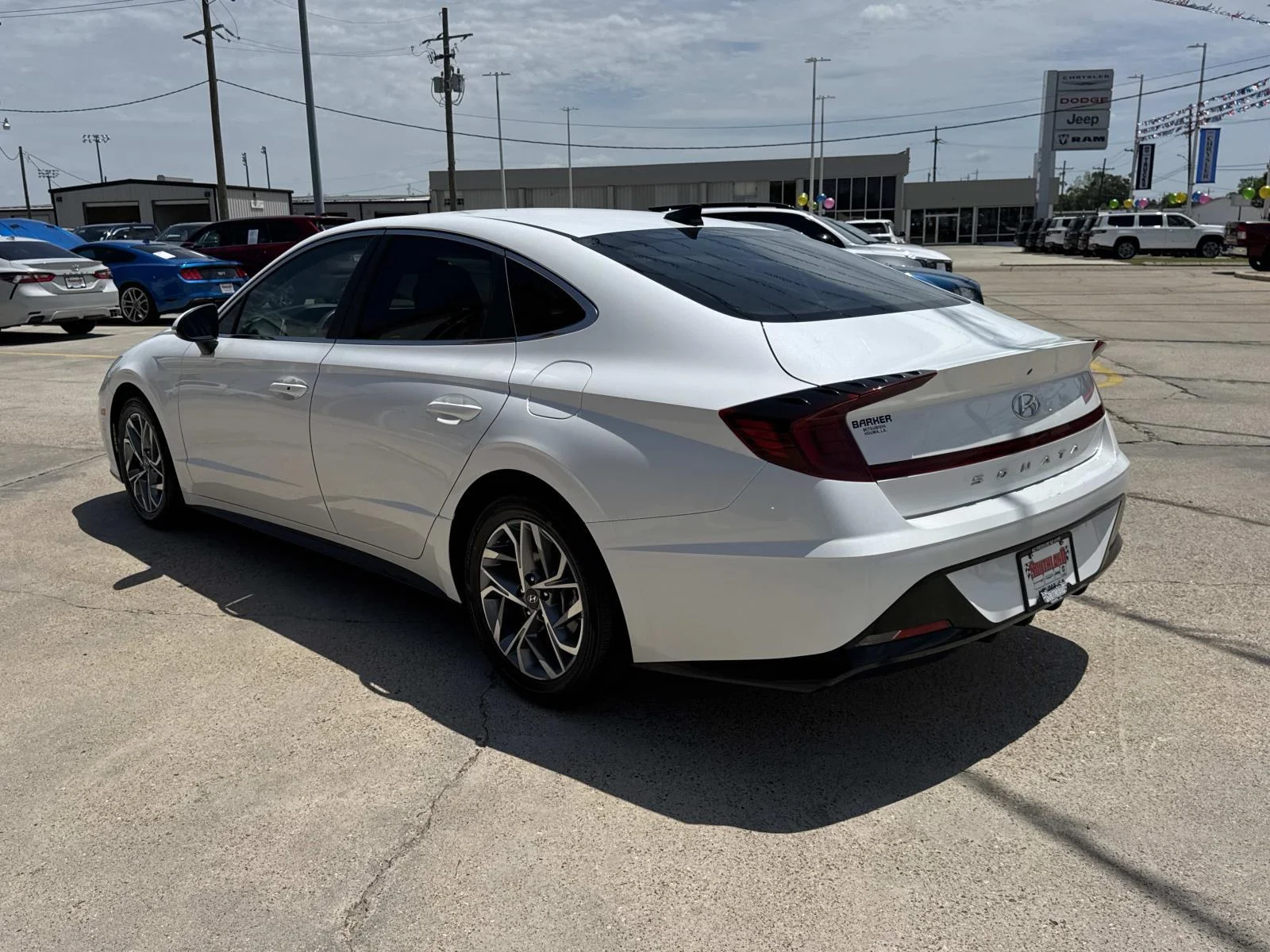 Used 2023 White Hyundai SEL image 5