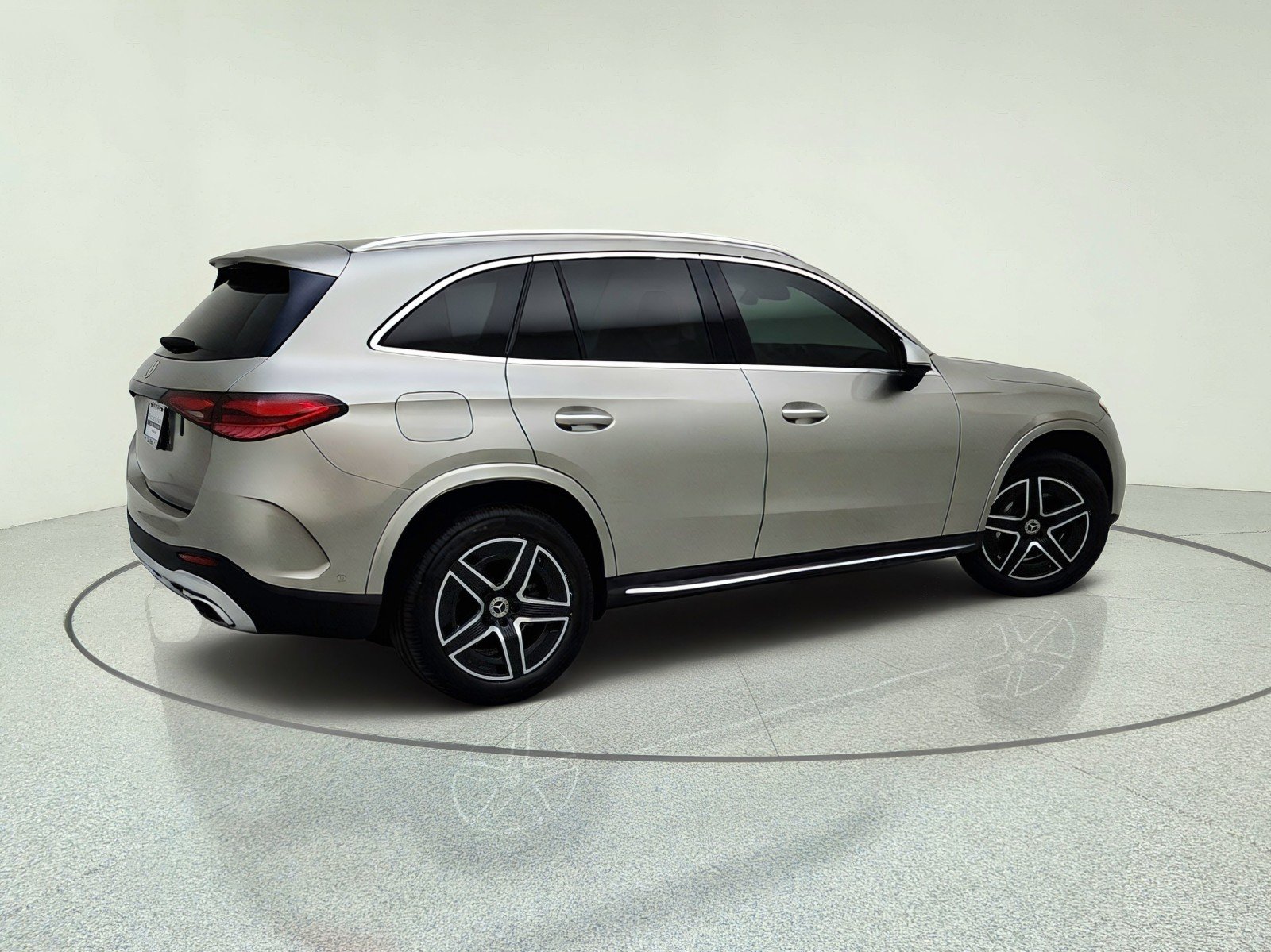 Used 2023 Mojave Silver Metallic Mercedes-Benz GLC 300 image 8