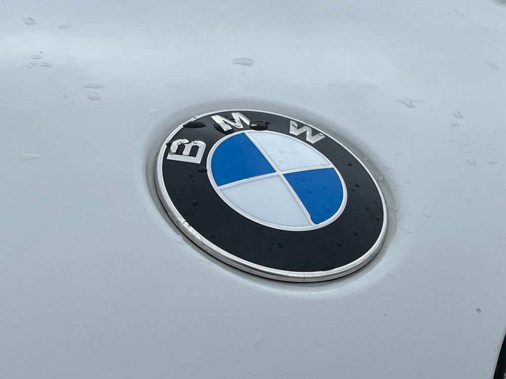 Used 2020 Alpine White BMW M40i image 11