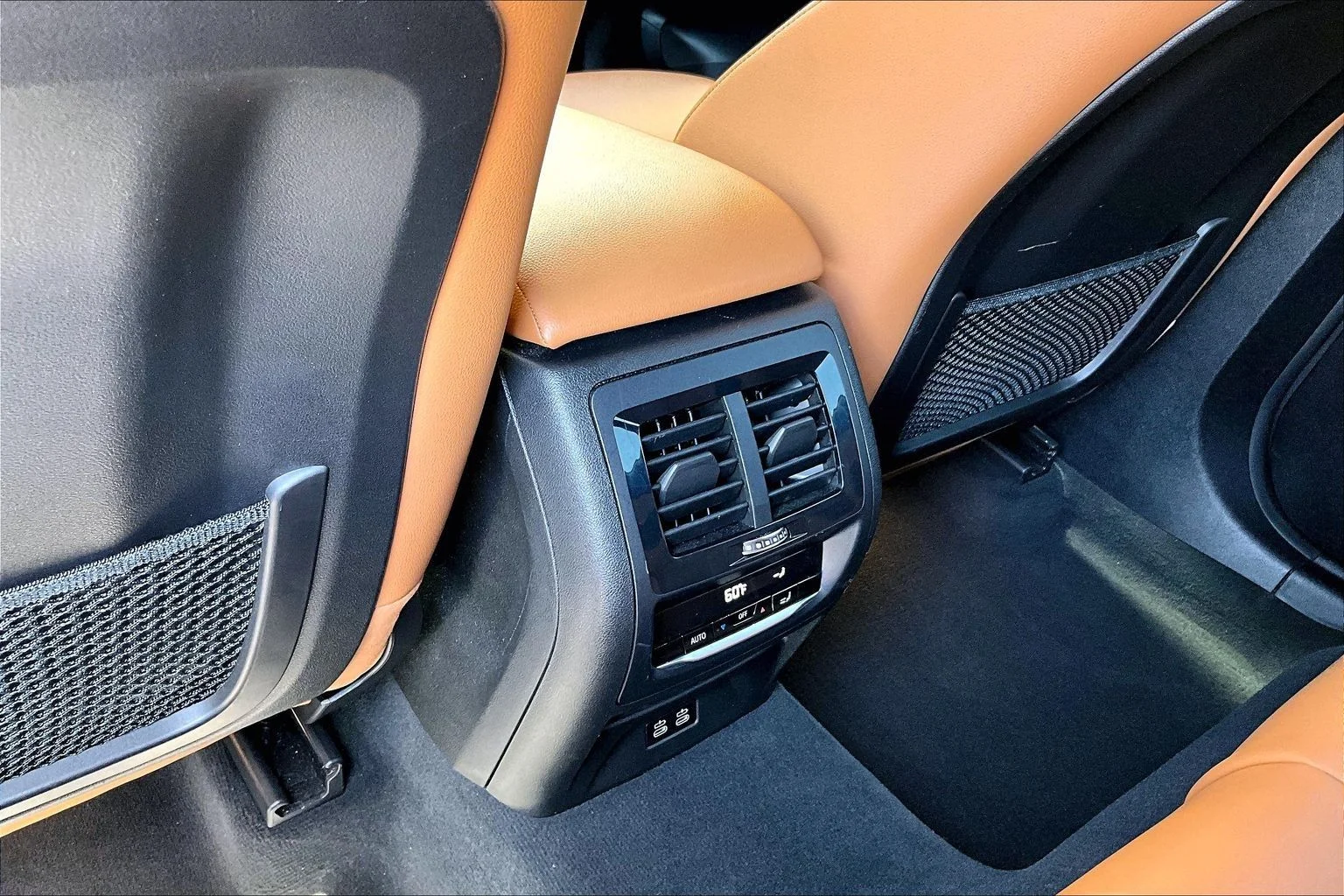 Used 2022 Black BMW sDrive30i image 33