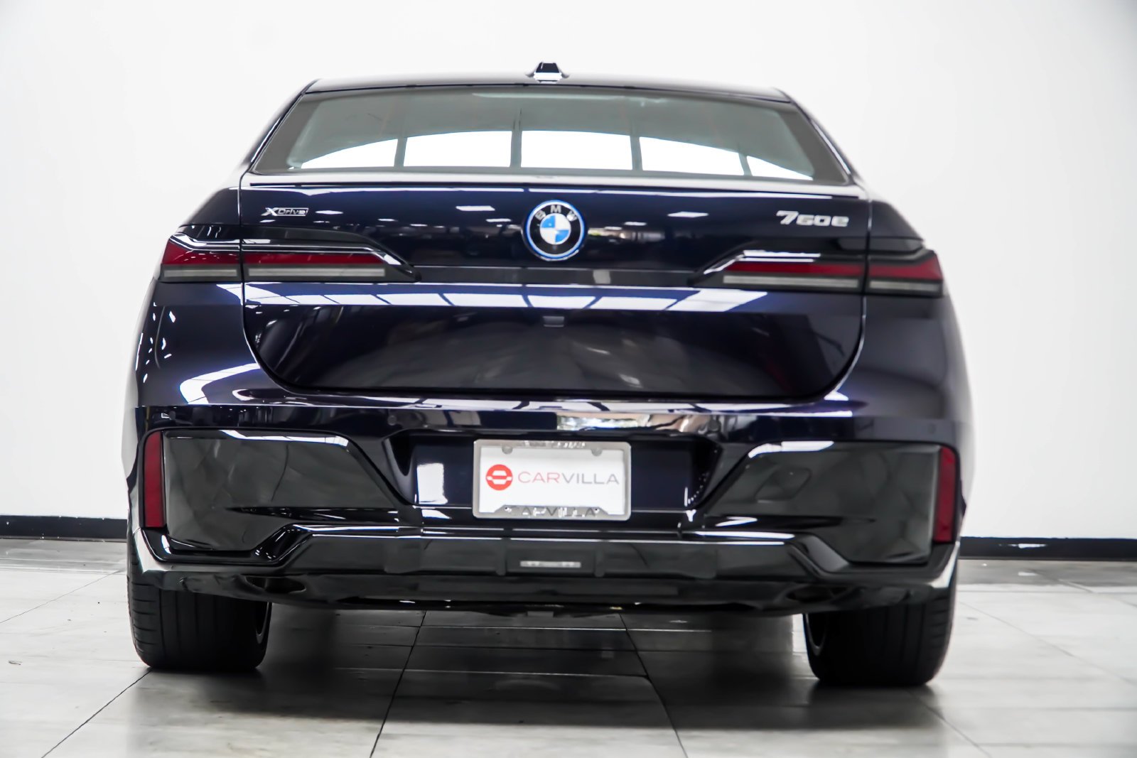 Used 2024 Black BMW 750e xDrive image 13