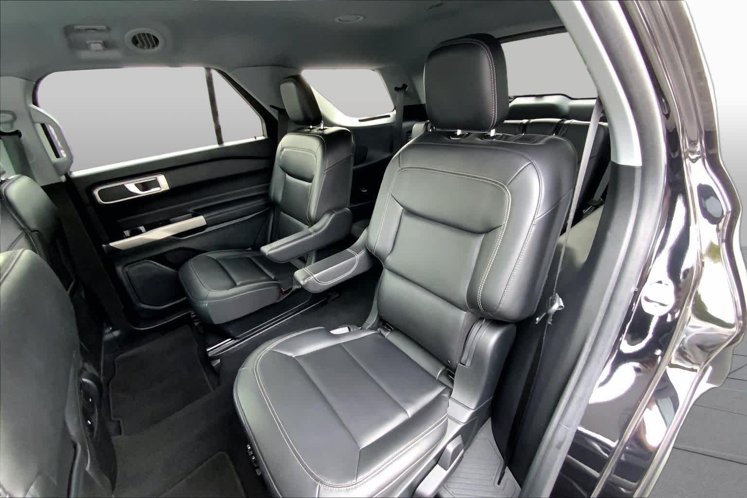 Used 2024 Agate Black Metallic Ford XLT image 18