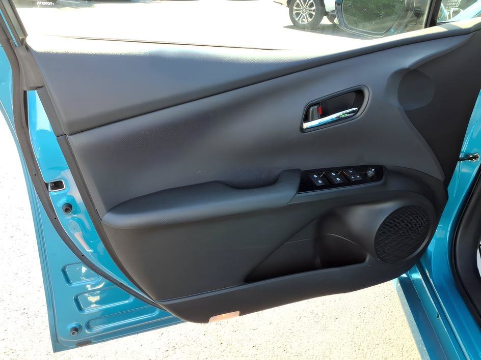 Used 2017 Blue Magnetism Toyota Advanced image 17