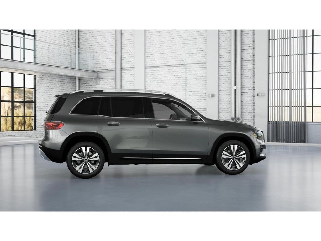 Used 2026 Mountain Grey Metallic Mercedes-Benz GLB 250 4MATIC® image 17