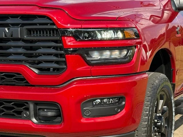 New 2026 Molten Red Pearl-Coat Exterior Paint RAM Black Express image 12