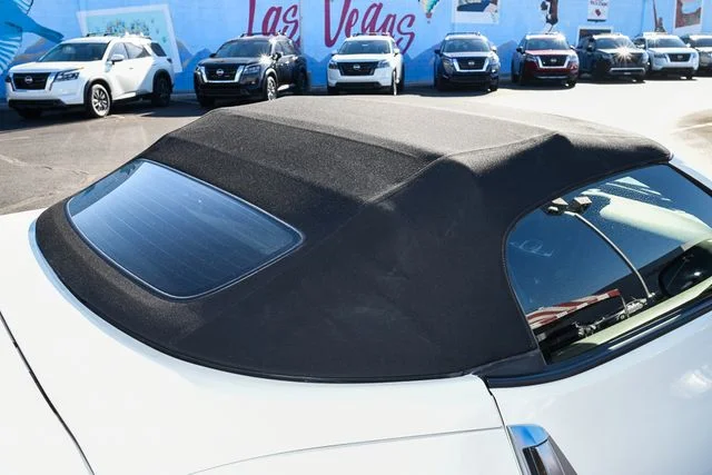 Used 2014 White Nissan Touring image 16