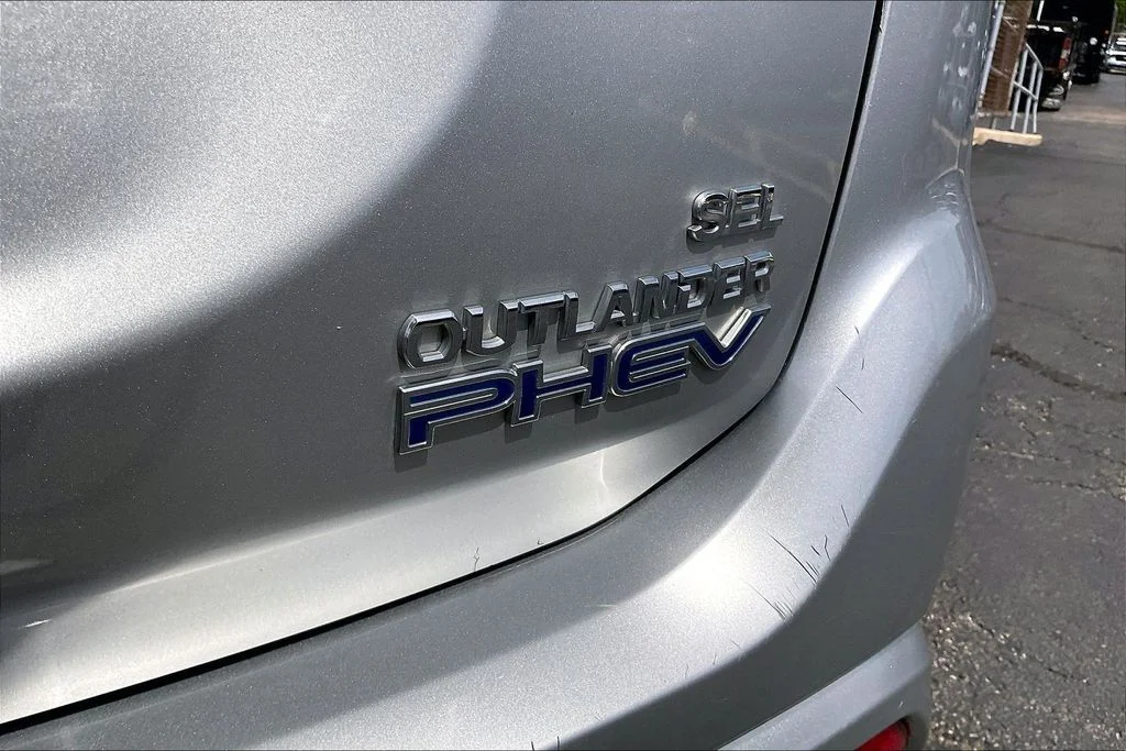 Used 2019 Alloy Silver Metallic Mitsubishi SEL image 7