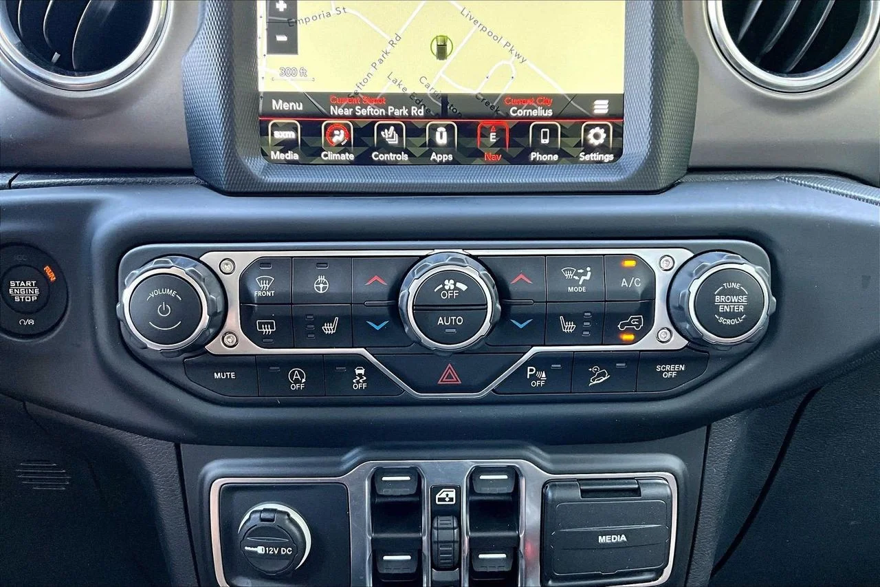 Used 2021 White Jeep Rubicon image 18