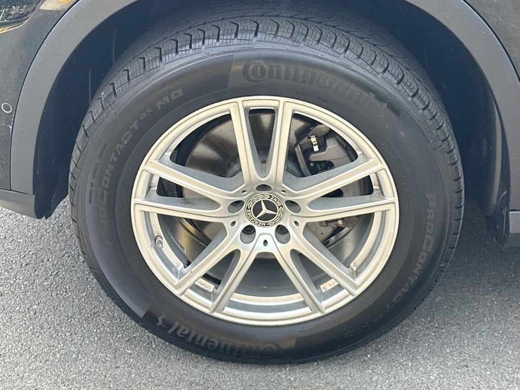 Certified Used 2023 Black Mercedes-Benz GLC 300 image 9