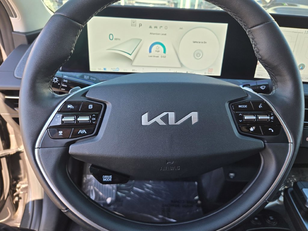 Used 2023 Gray Kia Wind image 20