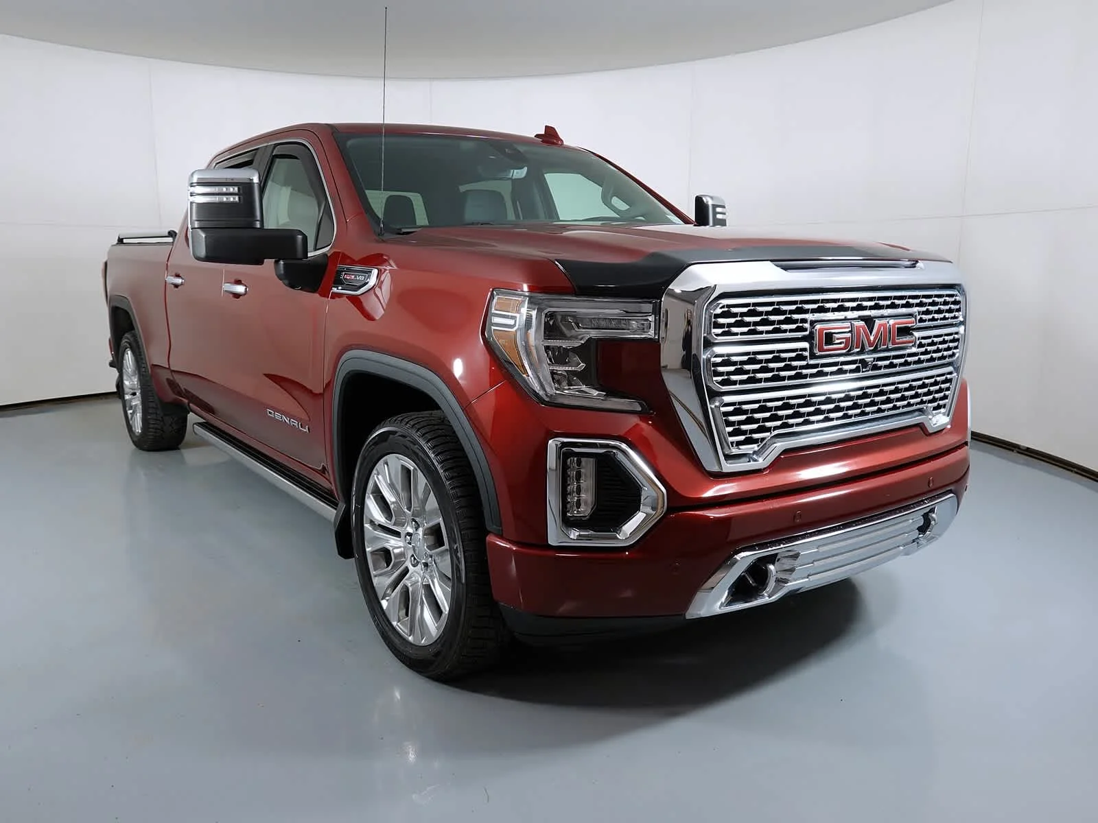2020 GMC Sierra 4WD Crew Cab Short Box Denali's photo