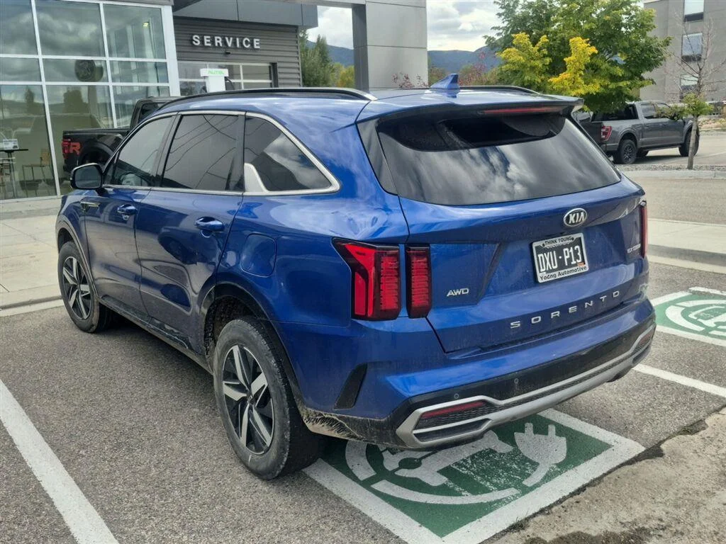 Used 2021 Sapphire Blue Kia EX image 3