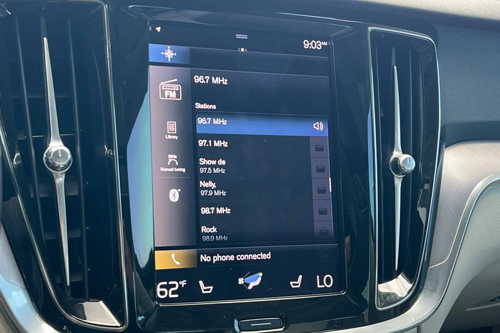 Used 2021 Gray Volvo Momentum image 17