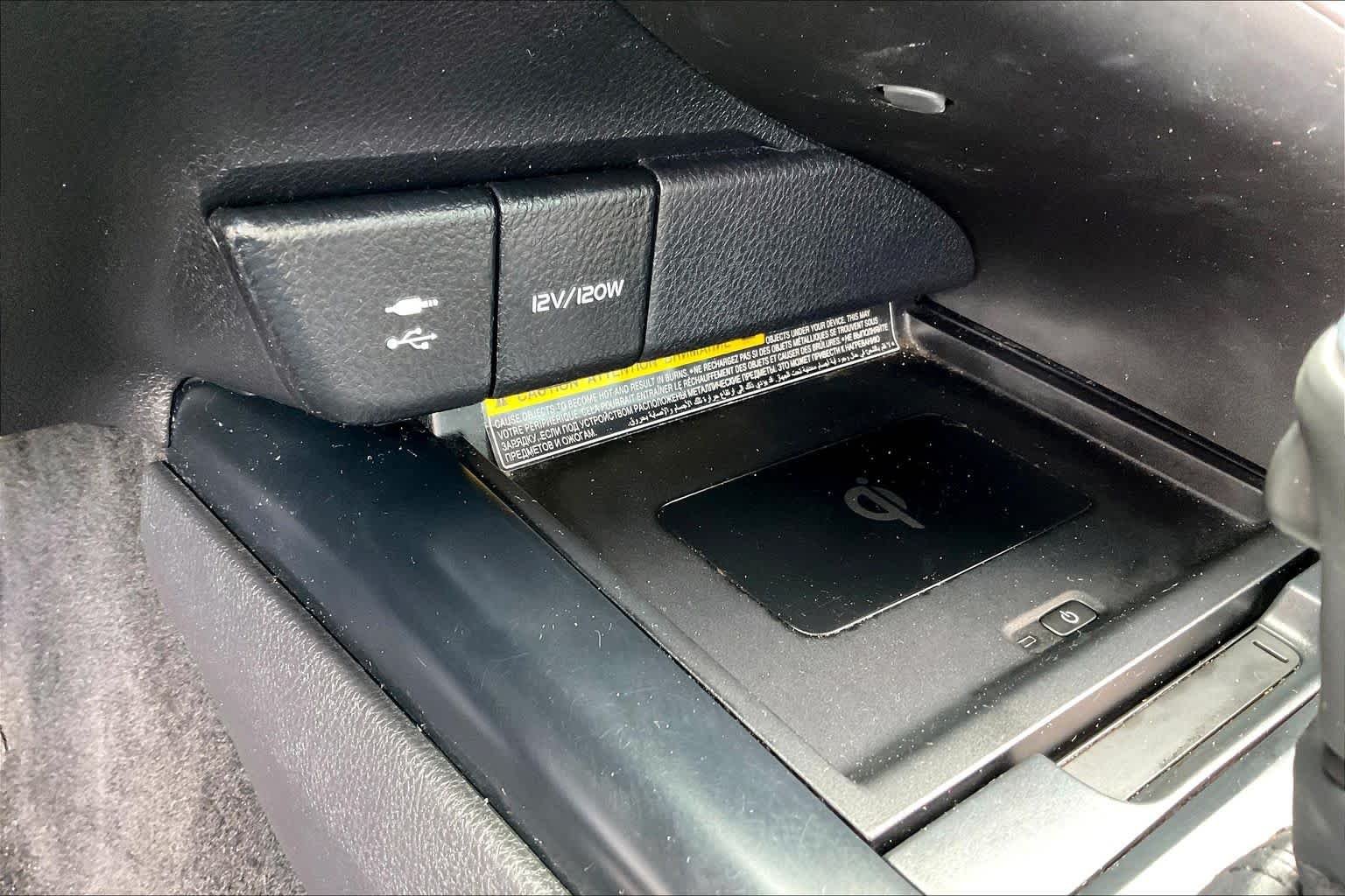 Used 2018 Wind Chill Pearl Toyota XSE V6 image 32
