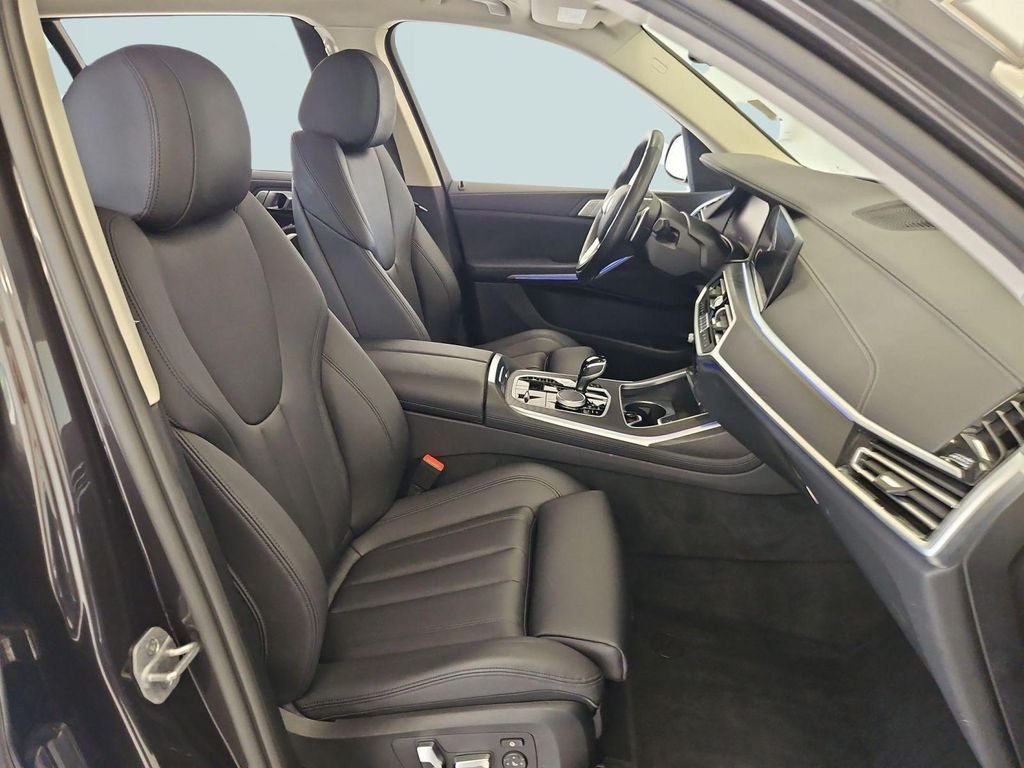 Used 2022 Dark Graphite Metallic BMW xDrive40i image 28