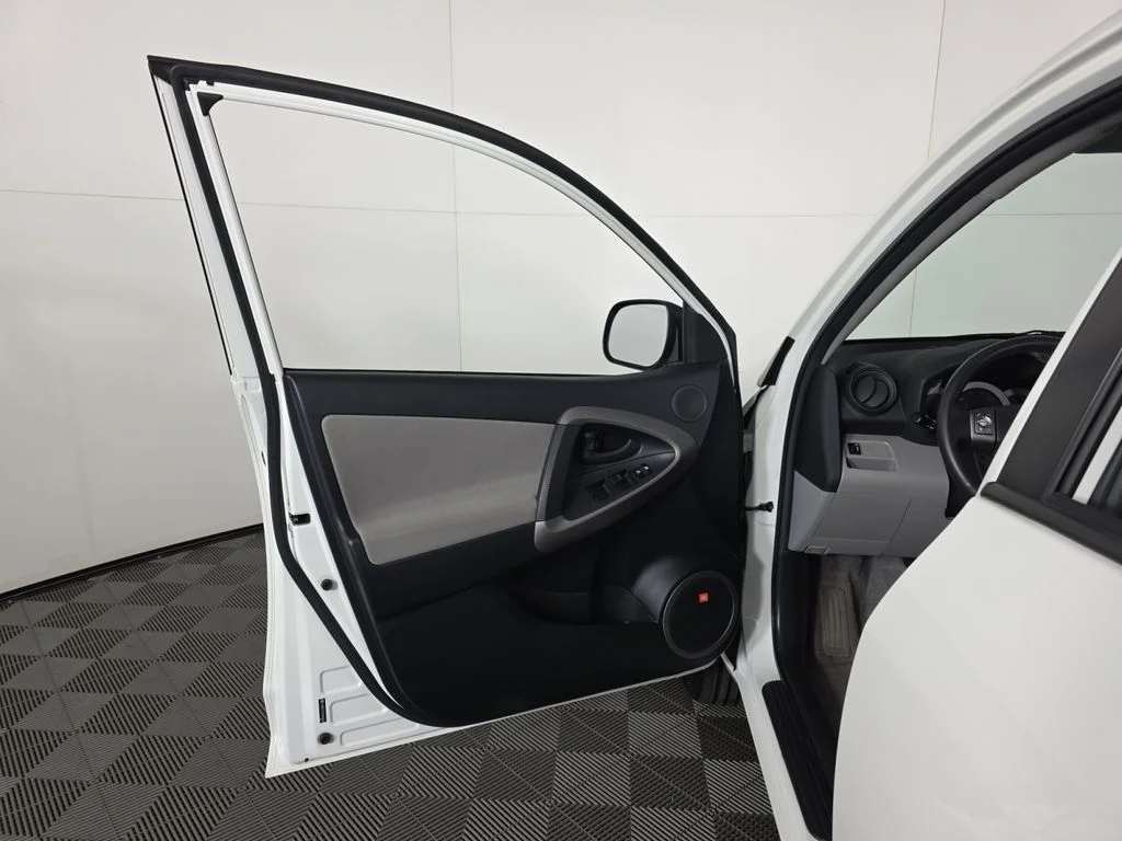 Used 2007 Blizzard Pearl Toyota Limited image 19