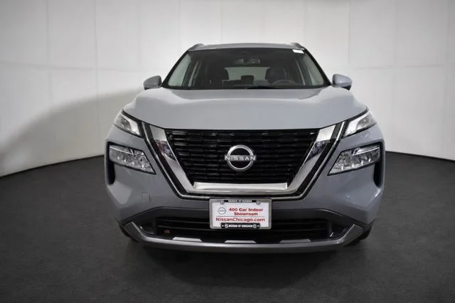 Used 2023 Gray Nissan SL image 2