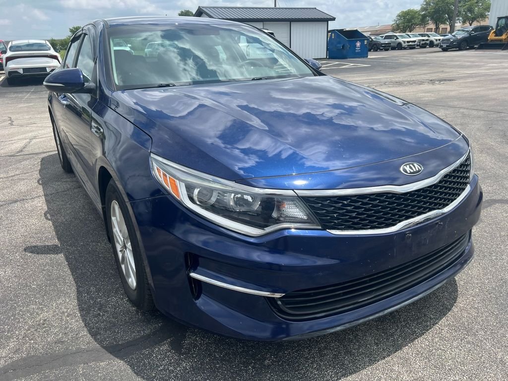 2017 Kia Optima LX AT's photo