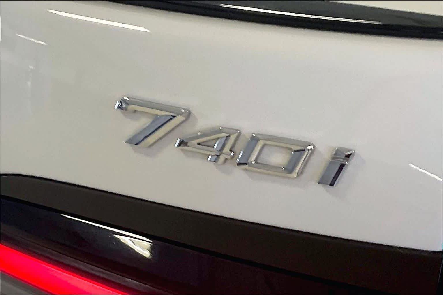 Used 2026 Alpine White BMW 740i image 9