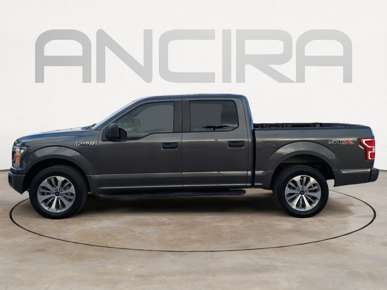 Used 2018 Magnetic Metallic Ford XL image 7
