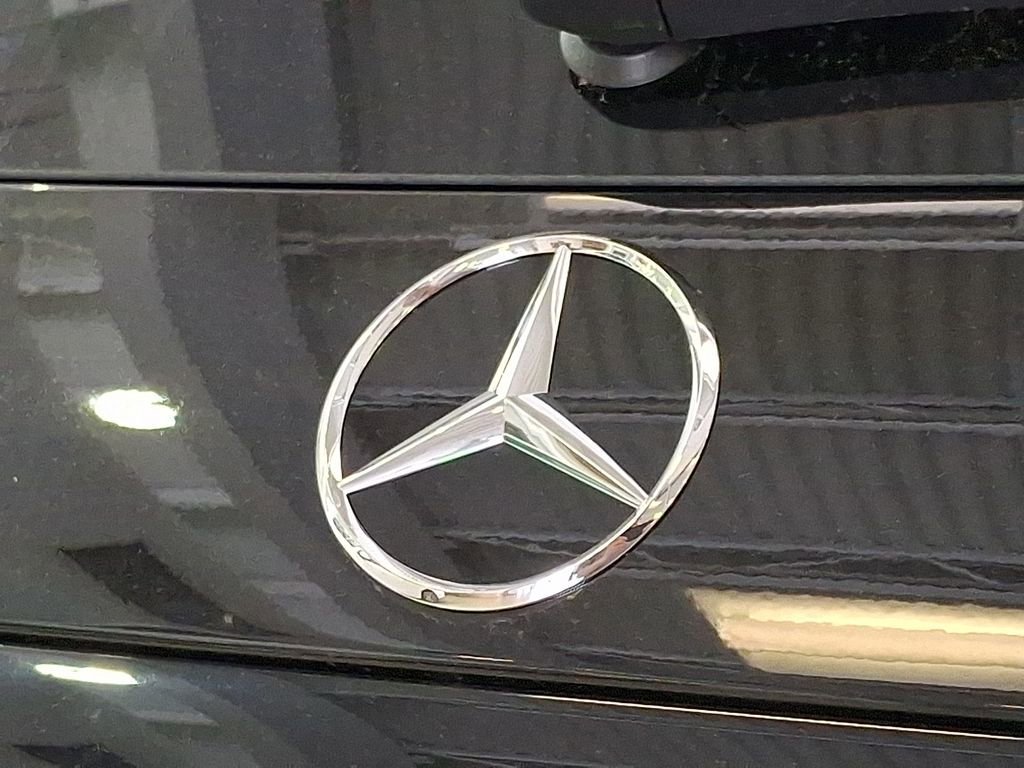 New 2026 Obsidian Black Metallic Mercedes-Benz GLC 300 image 58