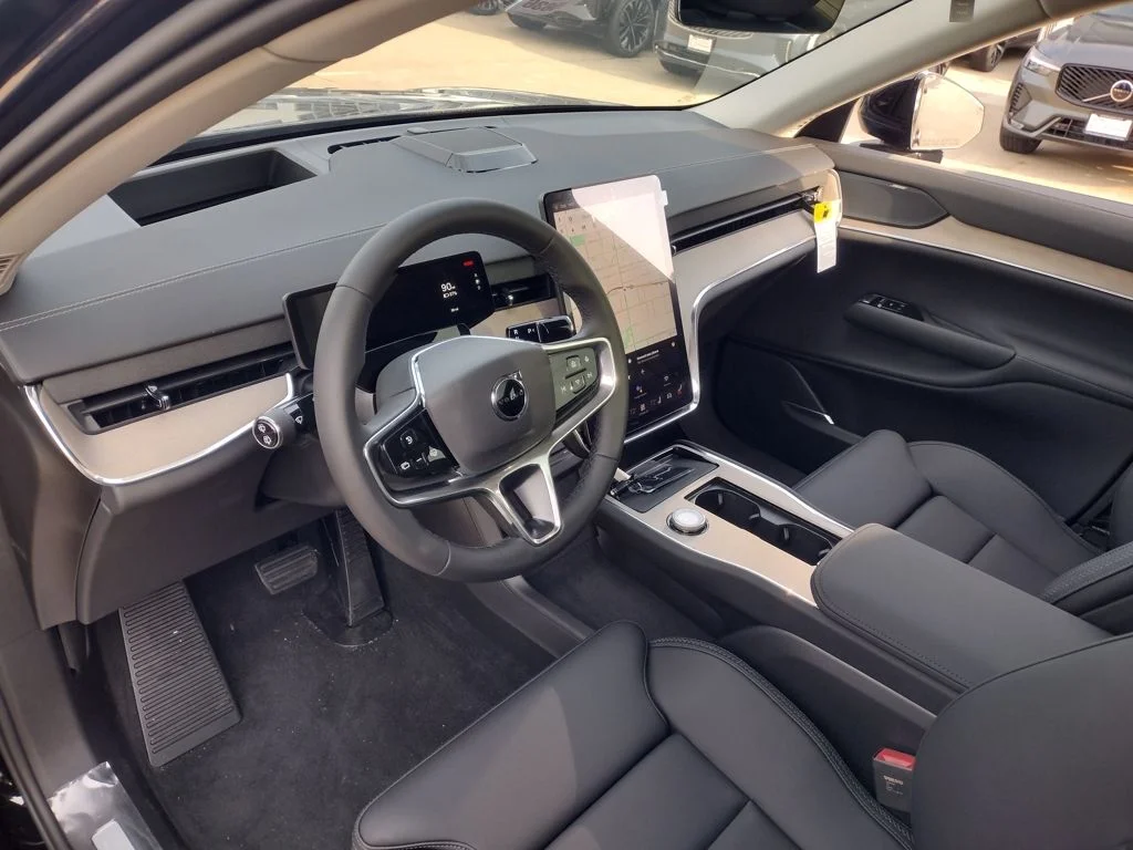 2025 Volvo EX90 Plus - Photo 13