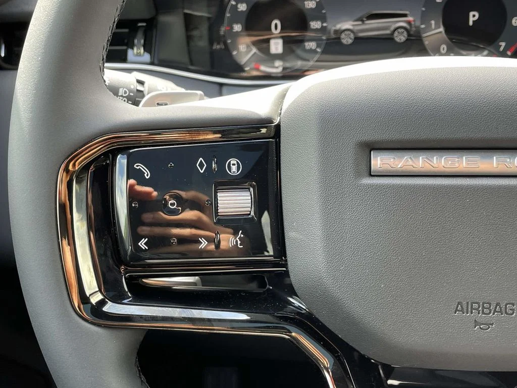 New 2026 Santorini Black Land Rover S image 38