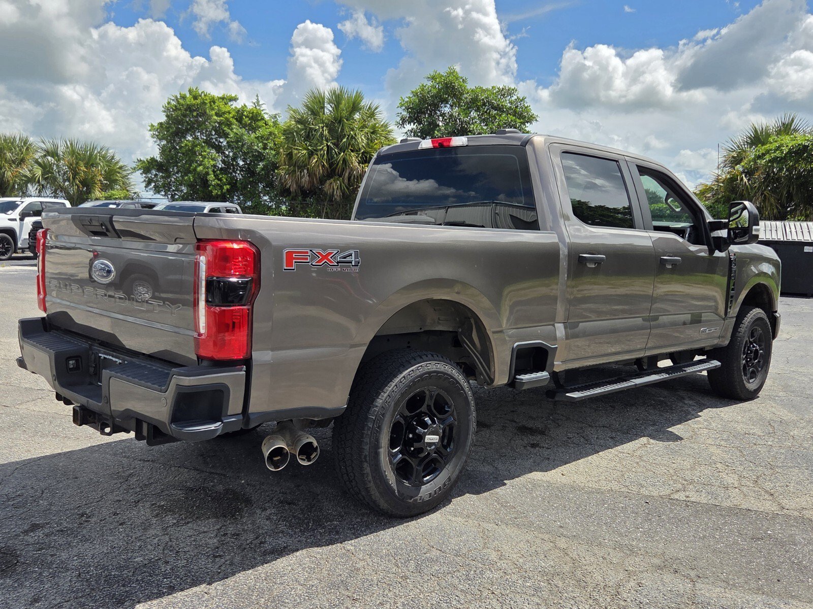 Used 2023 Stone Gray Metallic Ford XL image 5