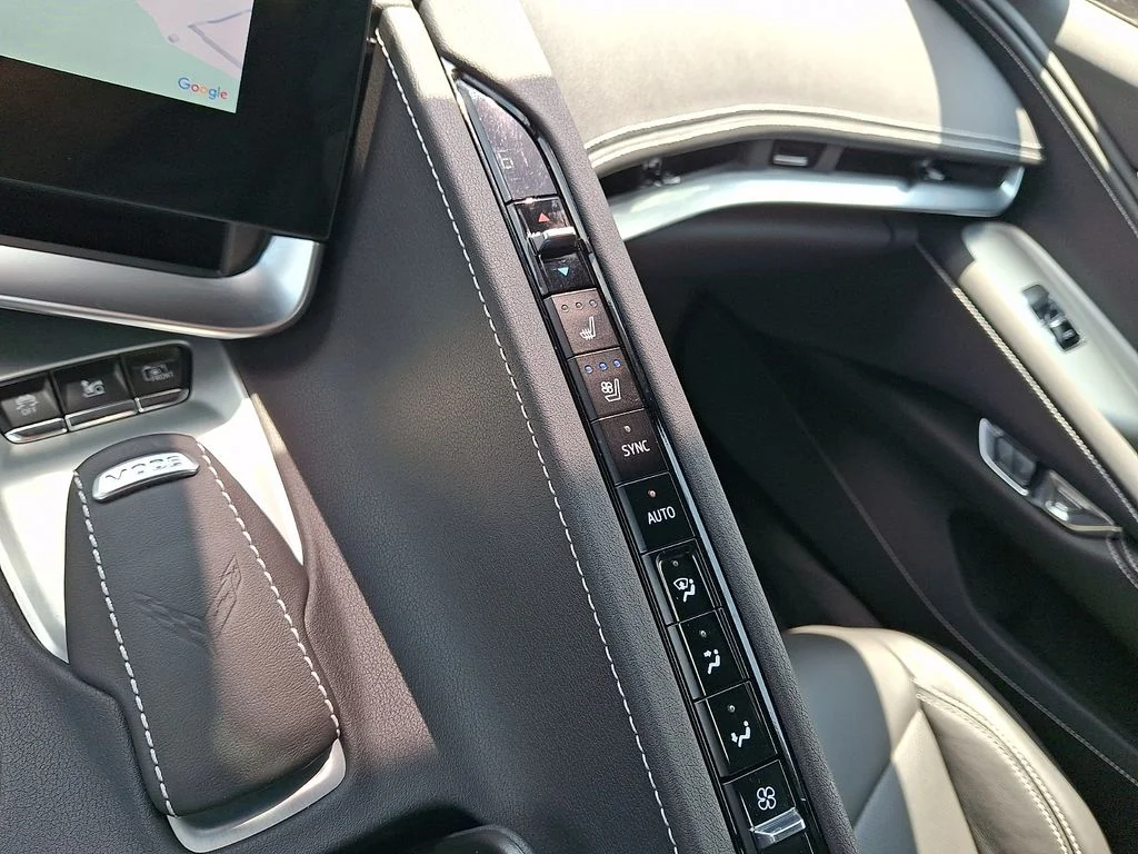 2024 Chevrolet Corvette 2LT - Photo 14